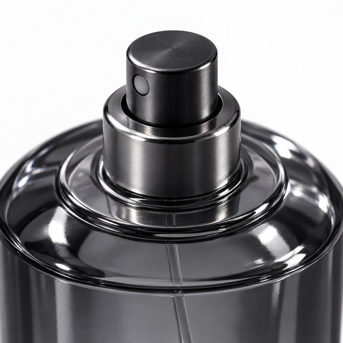 Close-up of the Lorenza fragrance atomizer